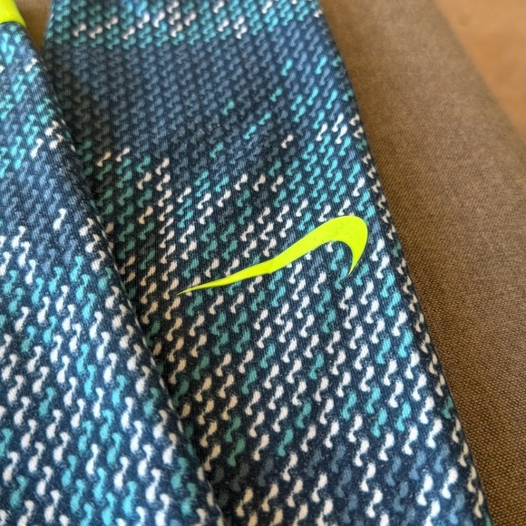 Nike Pro Leggings - Picture 2 of 3